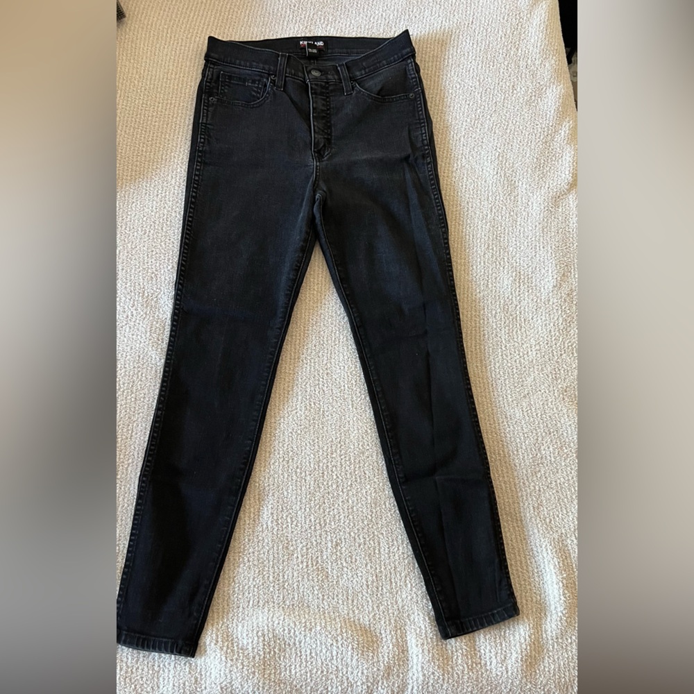 ❗️💲CLOSEOUT SALE: $5 💲❗️- Kirkland Signature Women's High Rise Black Jeans
